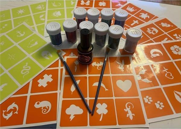 Alsepeteavm Simli Dövme Glitter Tattoo Kit 10 tüp Sim 90 şablon hediyeli Mega Paket - Image 1