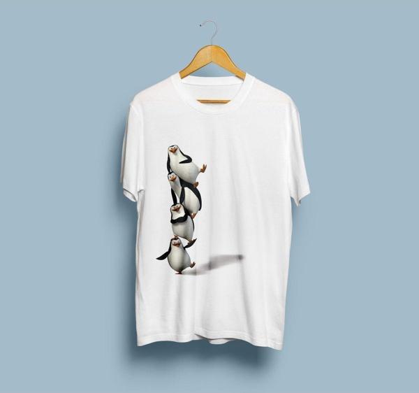 Oversize Madagaskar Penguen Tasarım unisex T-shirt - Image 1