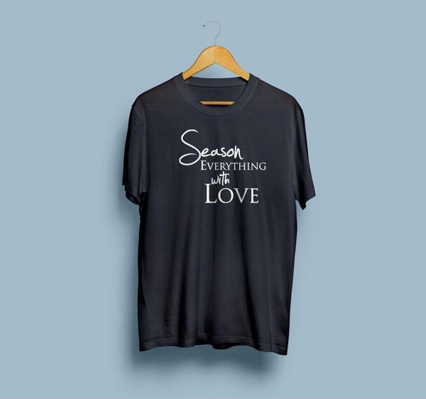 Oversize Herşey aşk için yazılı unisex T-shirt - Image 1