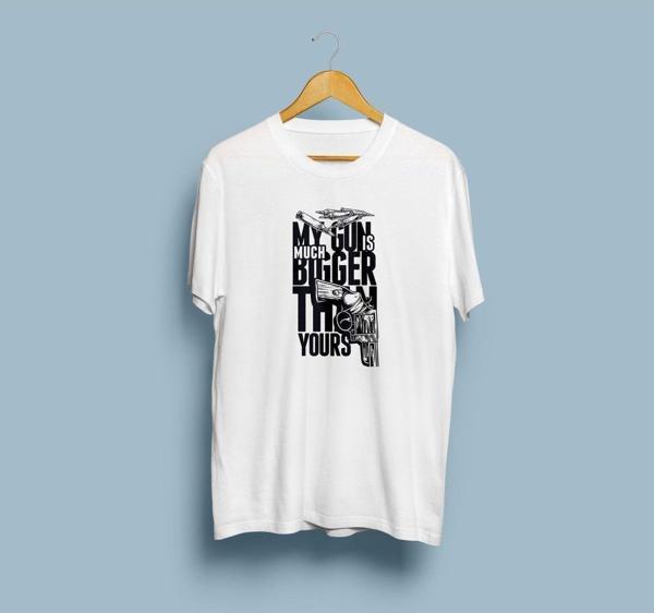Oversize My Gun Is Much Bigger Than Yours Yazılı Unisex T-shirt - Image 1