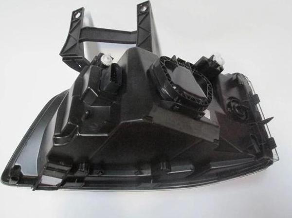 Volkswagen Transporter- T5- 04/06; Far Lambası Sağ Elektrikli/Motorlu/Braketli/9Pin (H4)(Ayfar) (Oem - Image 1