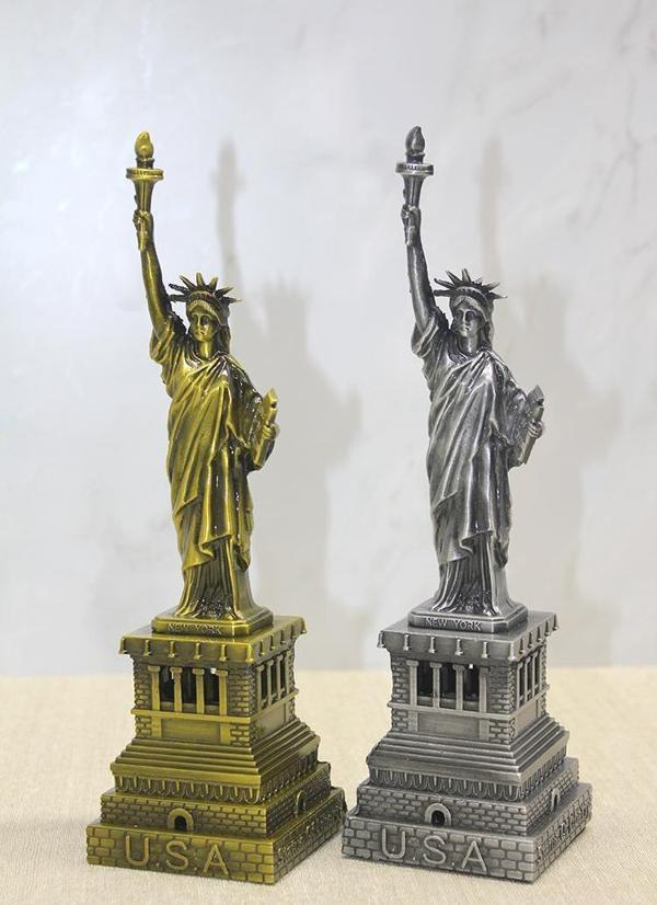 Metal Özgürlük Anıtı - Image 1