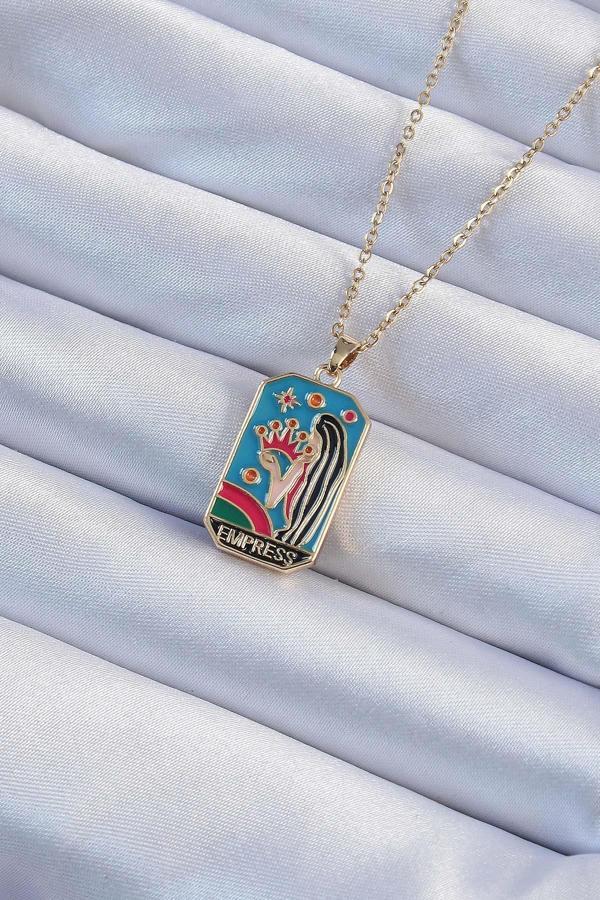 Celira Çelik Zincir Altın Renk Taç ve Kız Figürlü Renkli Mineli Tarot Kolye - Image 1