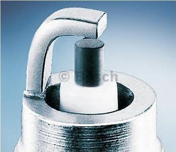 Bosch 0242236565 Buji Fr7he2 Caddy-Golf V-Jetta Iıı-Polo-Octavıa-Fabıa-Cordoba-Altea-Ibıza-Leon-(0242235761) - Image 1