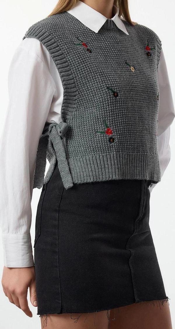 Stil Modern Kadın Regular Standart Kol Bisiklet Yaka İşlemeli Triko Süveter - Image 1