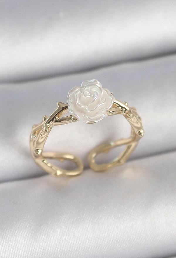 Pirinç Gold Renk Beyaz Gül Model Ayarlanabilir Kadın Yüzük - Image 1