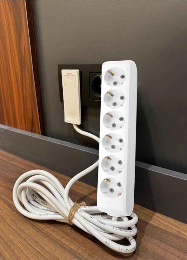 Viko Uzatma Kablosu 6’lı (1.5m)Ultra İnce Fiş - Dar Alanlarda Maksimum Yer Tasarrufu Sağlar. - Image 1