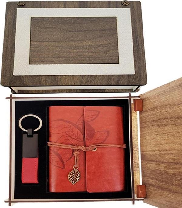 Özel Ahşap Kutulu Kiremit Rengi Deri Defter ve Anahtarlık Set - Image 1