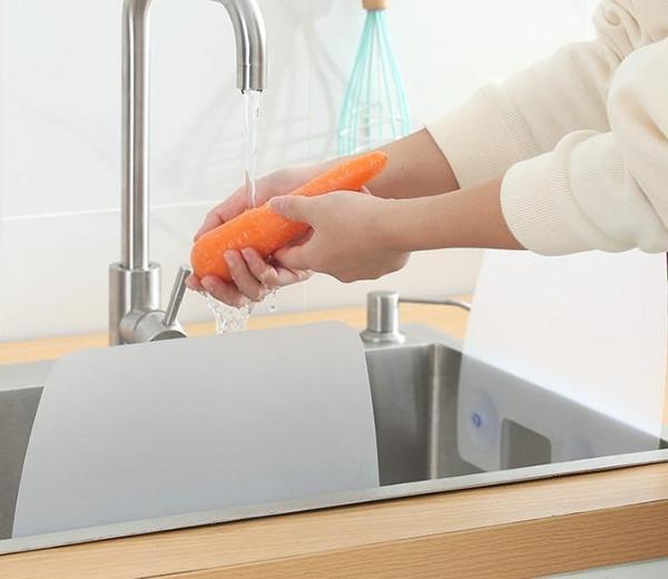 Lavabo ve Ocak Sıçrama Önleyici Vantuzlu Kalkan - Image 1