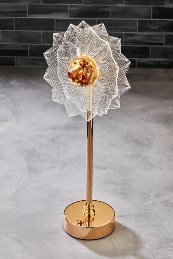 Çiçek Tasarımlı LED Masa Lambası - Image 1