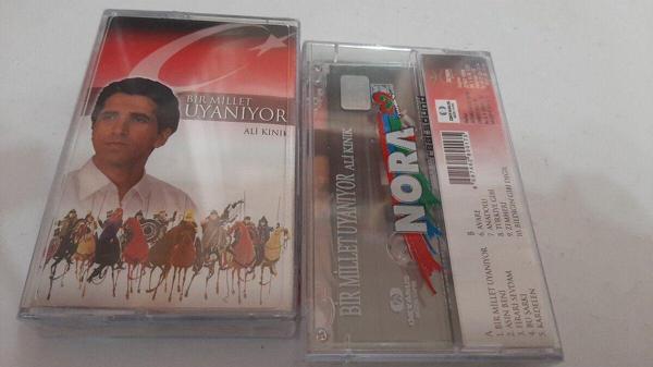 Boz Müzik Ali Kınık Bir Millet Uyanıyor Kaset Jelatinli - Image 1