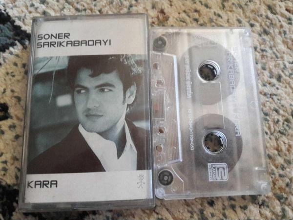  Soner Sarıkabadayı -Kara Ambalajında Kaset - Image 1