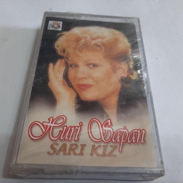 Huri Sapan -Sarı Kız Jelatinli Cam Baskı Kaset - Image 1