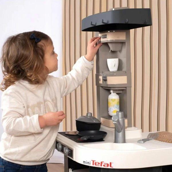 7600311056  Studio Kitchen - Image 1