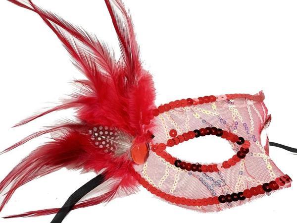 Çocuk Kırmızı Renk Yandan Tüylü Pul Payet İşlemeli Parti Maskesi 23x12 cm - Image 1