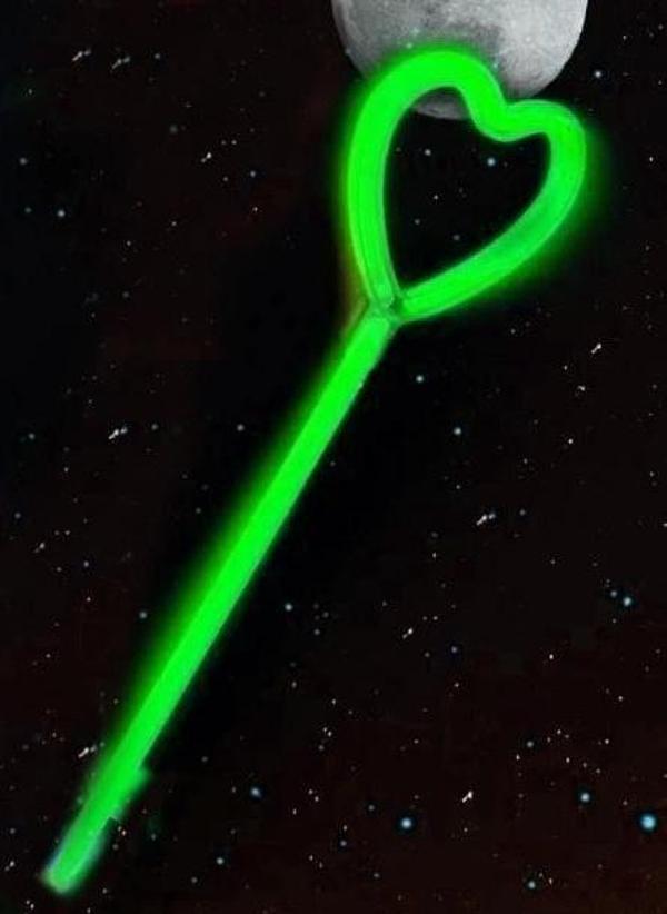 Çocuk Karanlıkta Yanan Glow Stick Partisi Kalp Şekilli Asa Sopa 6 Renk 6 Adet - Image 1