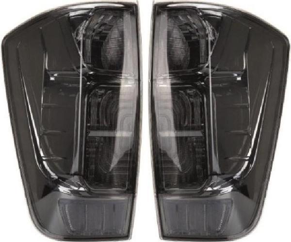 Nissan Navara Sağ Sol Stop Lambası Takım Modifiyeli 2015-2018 - Image 1