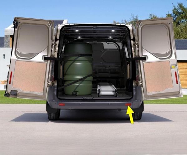 Ford Transit Custom 2013-2023 Arka Tampon Sağ Reflektör Kedi Gözü - Image 1
