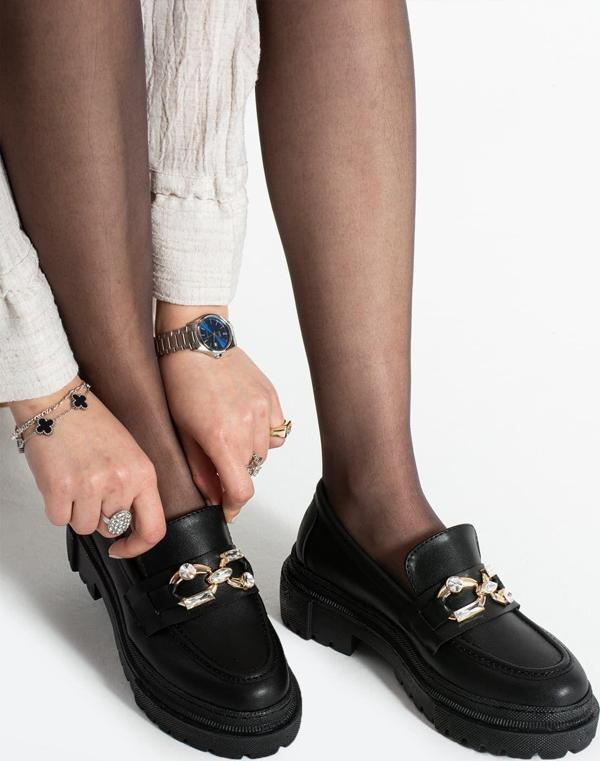 Loafer Günlük Kadın Siyah Taş Detaylı Rahat Ayakkabı - Image 1