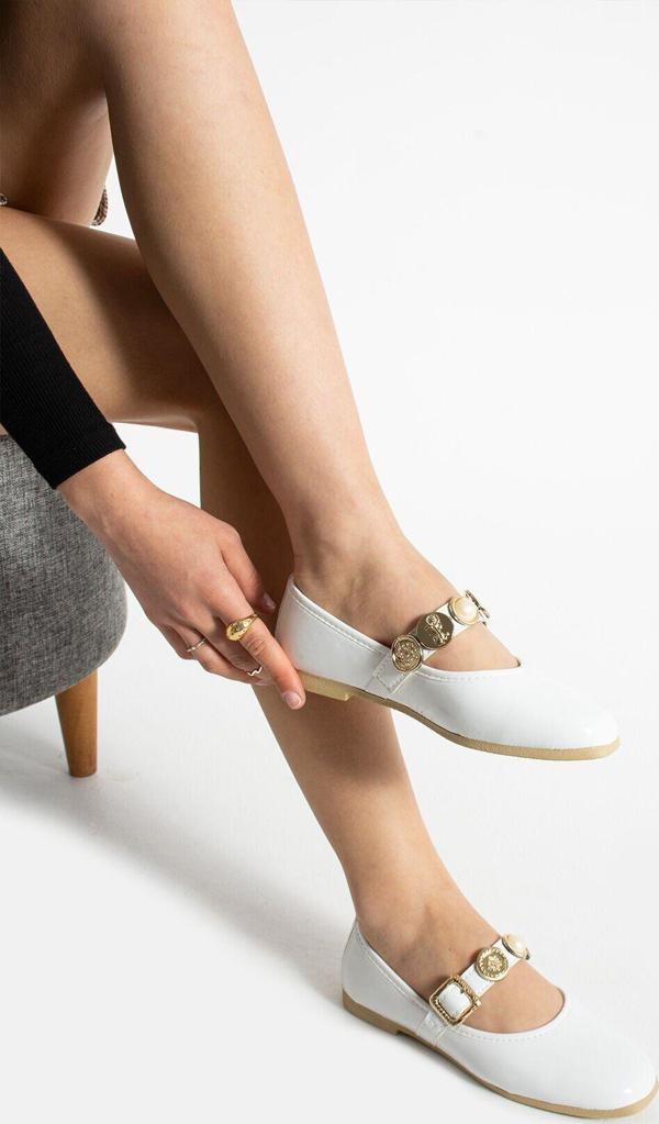 Beyaz Günlük Babet Tokalı Ayarlanabilir Hafif Rahat Ayakkabı - Image 1