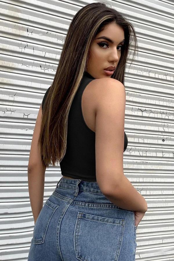 Kadın Siyah Yarım Fermuarlı Sıfır Kol Crop Top Bluz - Image 1