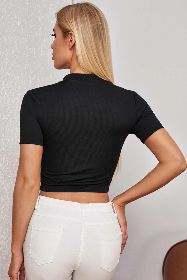 Kadın Siyah Yarım Fermuarlı ve Kısa Kollu Crop Top Bluz - Image 1