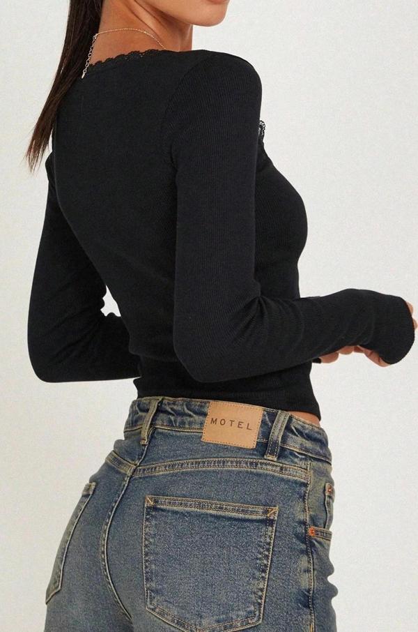 Kadın Siyah Kare Yaka Dantelli Uzun Kollu Crop Top Bluz - Image 1
