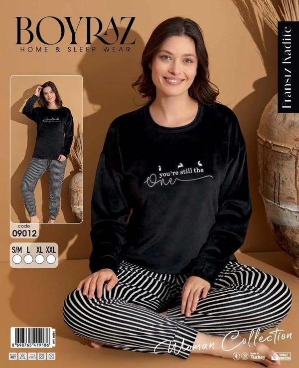 Boyraz  Bayan Desenli Fransız Kadife Pijama Takımı - Image 1