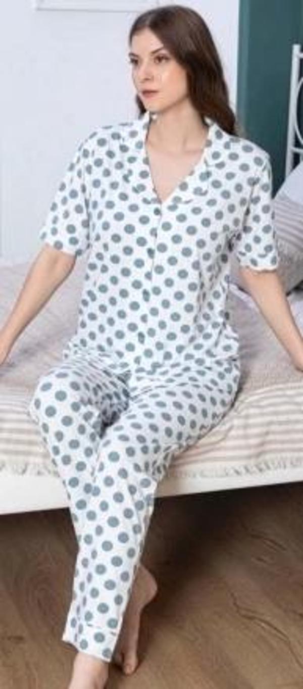 Yeşil Puantiyeli Patlı Kısa Kol Pijama Takımı - Image 1
