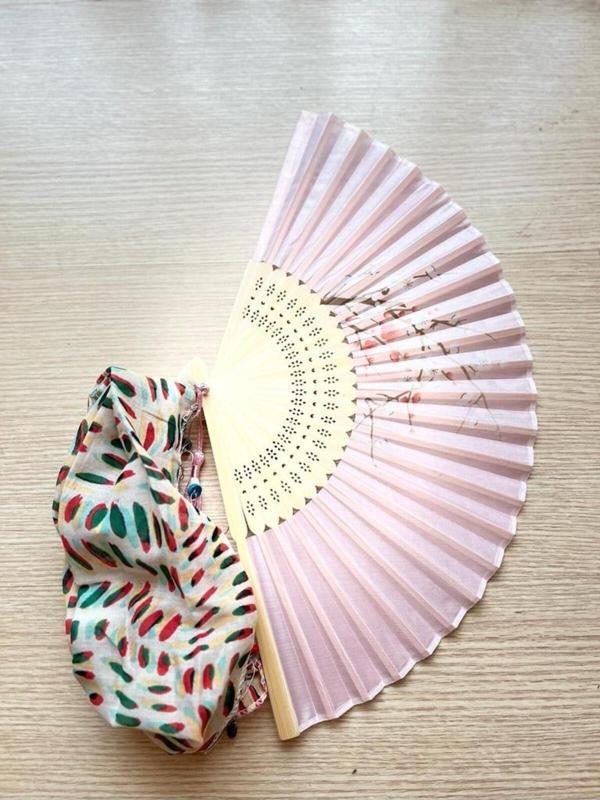 - Pembe Bambu Yelpaze Ve Kırmızı, Yeşil Desenli Paraşüt Bandana Hediyeli - Image 1