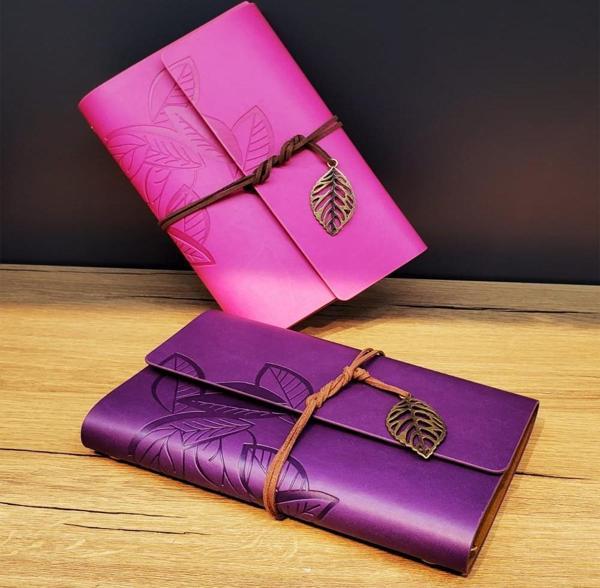 Yaprak Desenli Çizgisiz Deri Defter - Image 1