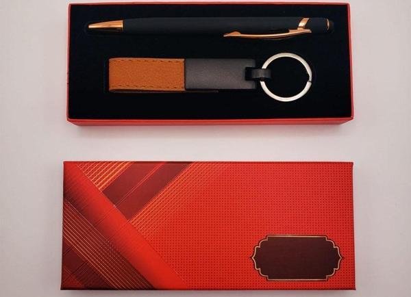 Deri Metal Anahtarlık ve Rubber Kalem - Image 1