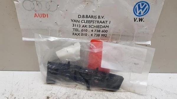 Renault Yenı Express 2022- Tampon Braketi Ön Sol  (Oem No:622231730R) - Image 1