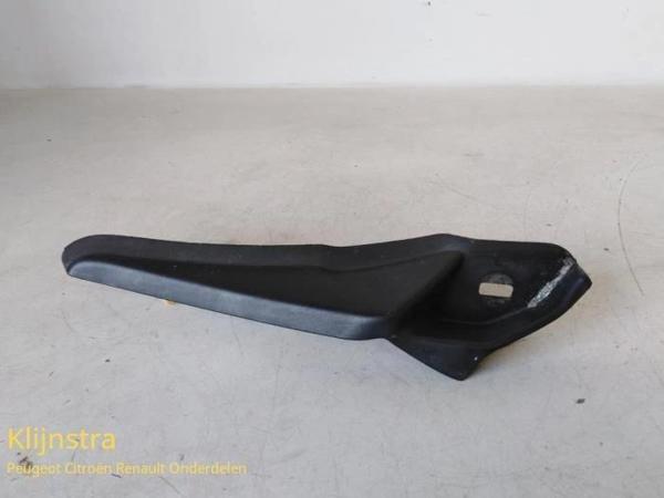 Renault Clio Iv 2012- Ön Cam Lastiği Ön Cam Izgara Bakalatı Sağ (Oem No:668628650R) - Image 1