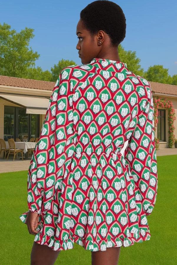 Plaj Elbisesi Pamuklu Geometrik Desenli Mini V Yaka Trend Tasarım Rahat Ve Şık Dayanıklı Malzeme - Image 1