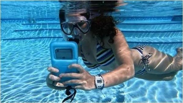 Batmaz Su Geçirmez Telefon Kılıfı - Image 1