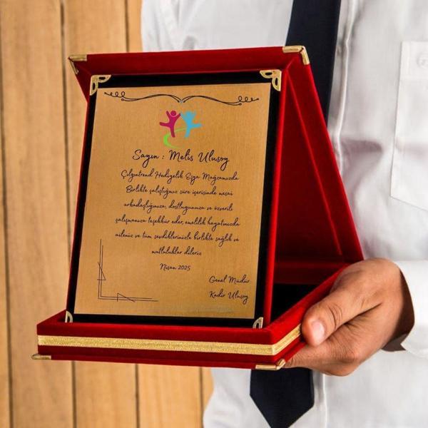 Emekli Olan Personele Emeklilik Hediyesi Firma Logolu Plaket - Image 1
