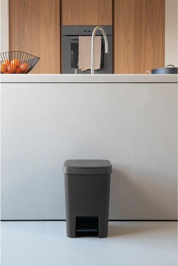 Brabantia Stepup Koyu Gri Plastik Pedallı Çöp Kutusu 25lt   - Image 1