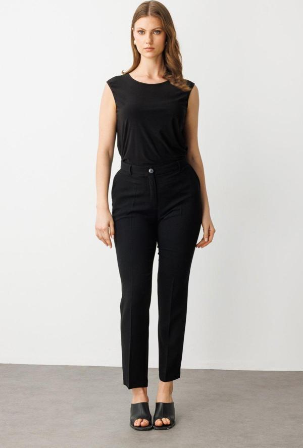 Ekol Kadın Büyük Beden Yan Cep Dar Paça Pantolon 4986 Siyah - Image 1