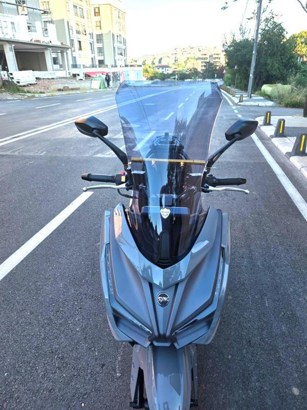 MOTOCAM Sym JET 14 EVO 200 PLUS Siperlik Ön Cam 2023-2025 Model 58cm Füme Renkli 4mm - Image 1