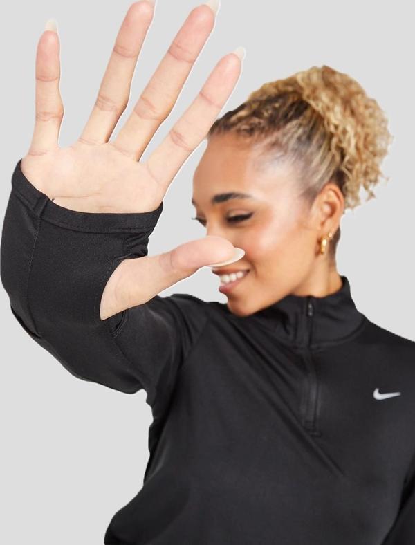 Nike Element 1/2 Zip Running Yarım Fermuarlı Yan Cepli Kadın Koşu Üstü Siyah - Image 1