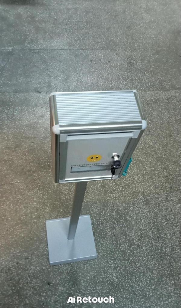 22x29 Cm Lüks Ithal Ayaklı Alüminyum Metal Dilek Şikayet Kutusu - Image 1