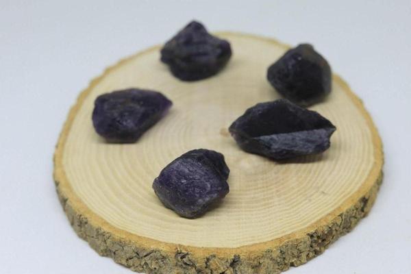 Ametist Taşı Koyu Renk Ham Parça (25-33gram) - Image 1