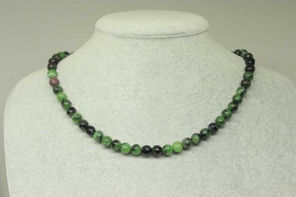 Anyolit (rubizoit – Rubyzoisit) Taşı Kolye 6mm (klipsli) - Image 1
