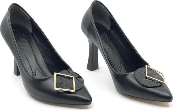 Feles Toka Detaylı Stiletto Kadın Topuklu Ayakkabı - Image 1