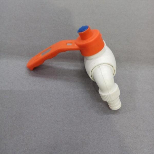 Abnturk Pirinç Bağlantılı Pvc Gövde Hortum Takılabilen Aç-Kapa Özellikli Sulama Musluğu - Image 1