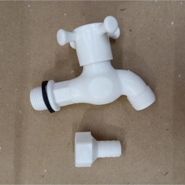 İstoç Türk Hortum Takılabilen Aç Kapa Özellikli Plastik Bahçe Musluğu 7,5 Cm - Image 1