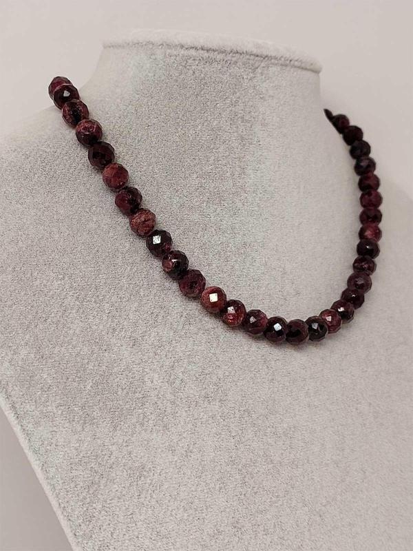Lal (Granat) (Garnet) Taşı Faset Kesim Kolye 8mm (Sabit Klipsli) - Image 1