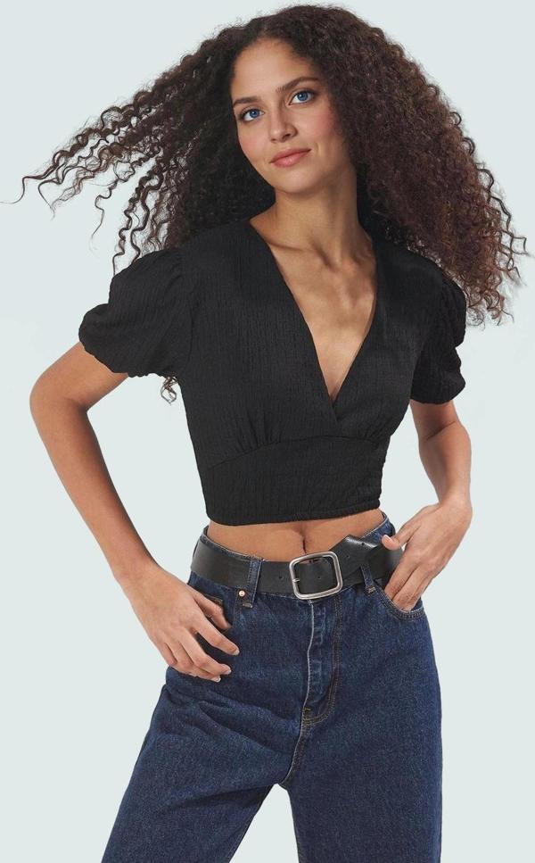 Kadın V Yaka Fitted Crop Örme Bluz Kısa Kol Yazlık Uzun Ömürlü Günlük Kullanım İçin - Image 1