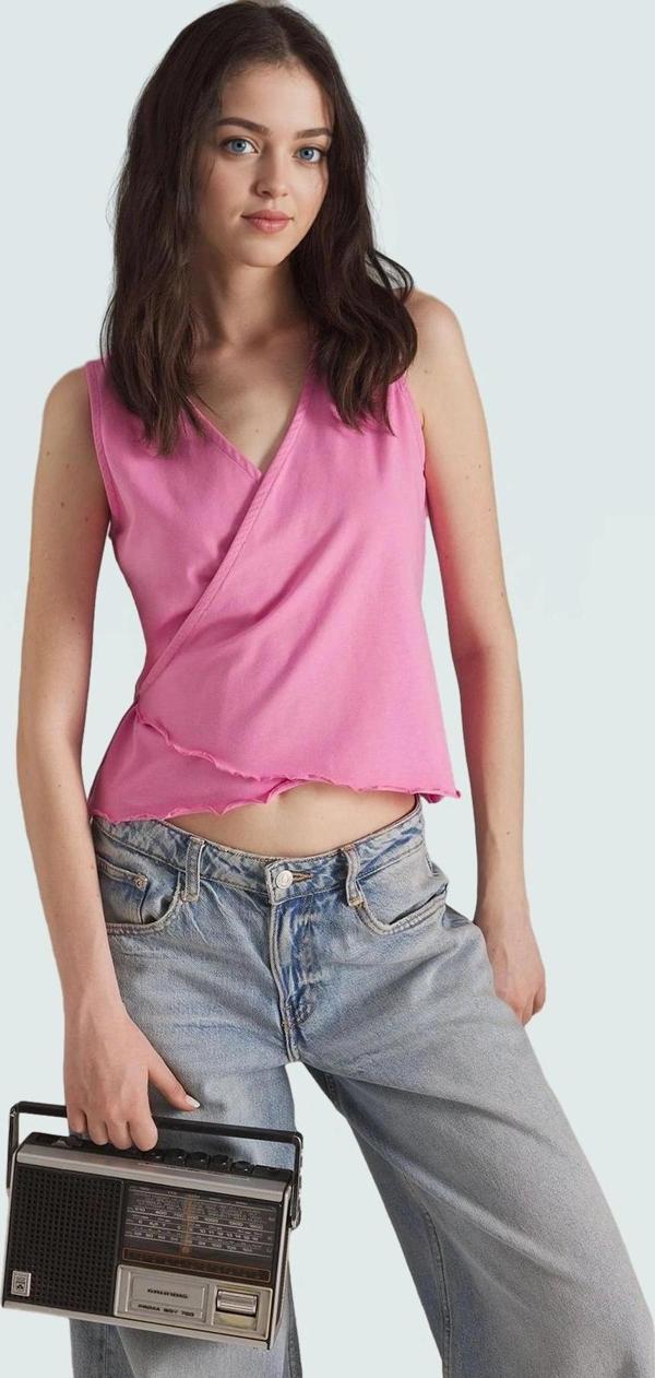 Likralı Penye Bluz V Yaka Fitted Crop Casual Seçkin Malzeme Günlük Kullanım İçin - Image 1